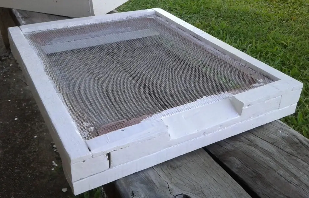 thumbnail image 2 of Beehive Langstroth Screened Bottom Board - Natural Varroa Mite & Hive Beetle Control 2 of 6