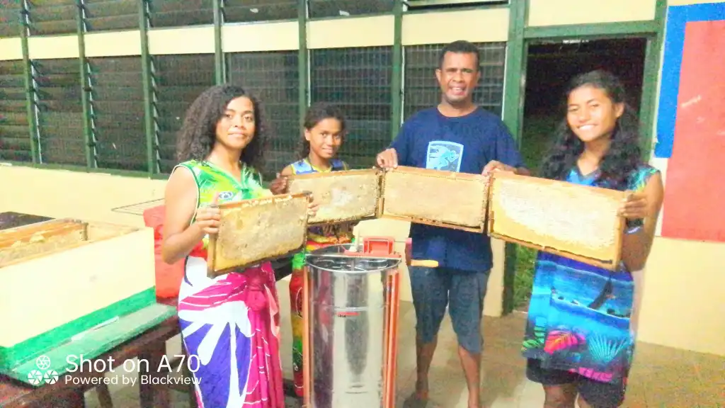 introducing beekeeping to HOLY CROSS COLLEGE in Taveuni - October 2024